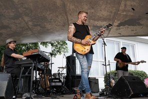 4115_Sean_Athens_Band_SRGB2169___Kerstin_Krämer_1224x815